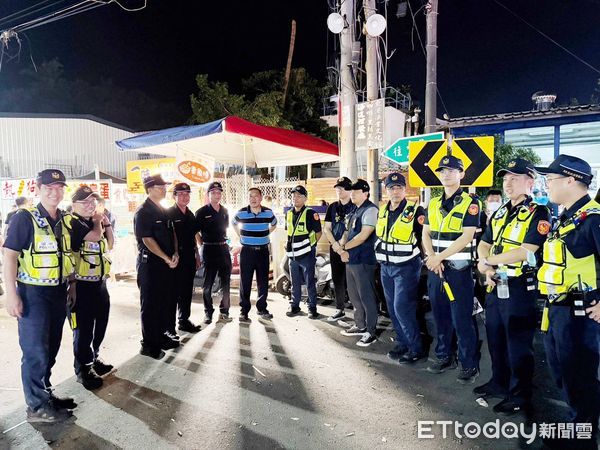 ▲東港東隆宮甲辰正科迎王平安祭典5日清晨燒王船，結束本科活動           。（圖／記者陳崑福翻攝）