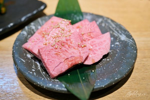 ▲▼日本大阪忍鬨東心齋橋店，隱藏版燒肉店，必點超粗曠牛舌。（圖／飛天璇提供）