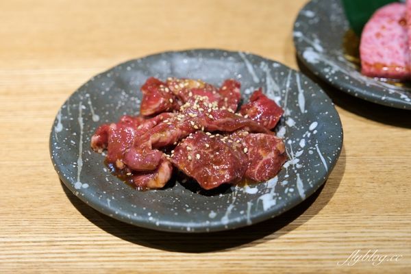 ▲▼日本大阪忍鬨東心齋橋店，隱藏版燒肉店，必點超粗曠牛舌。（圖／飛天璇提供）