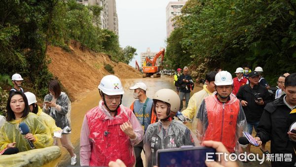 ▲基隆邊坡坍方搶路 謝國樑開通黃金期。（圖／記者郭世賢翻攝）