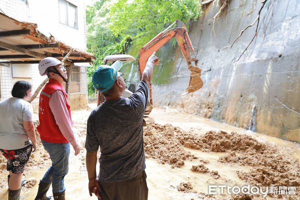 ▲隆碧砂山水社區慘遭土石淹沒。（圖／記者郭世賢翻攝）