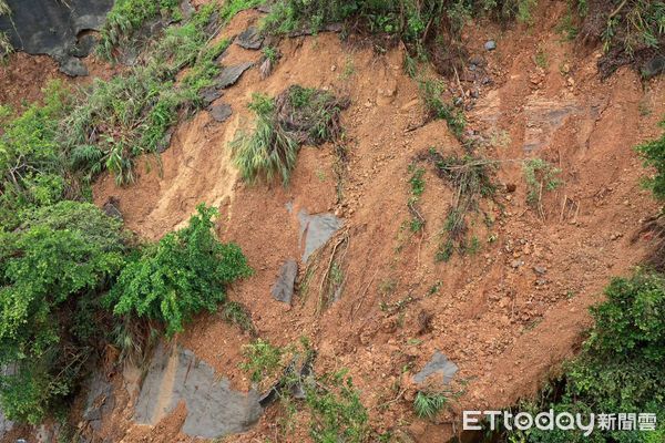 ▲隆碧砂山水社區慘遭土石淹沒。（圖／記者郭世賢翻攝）