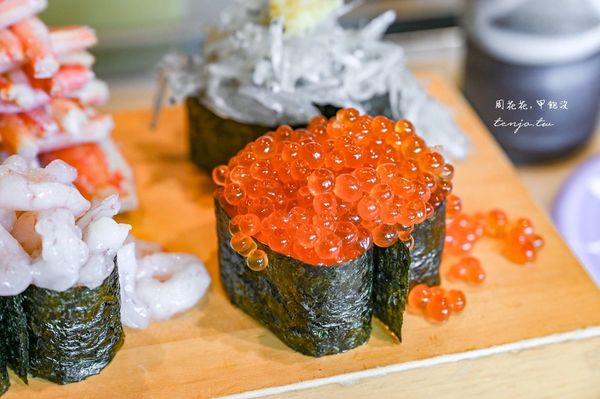▲▼靜岡沼津迴轉壽司，沼津壽司之助，料多到滿出來四天王壽司，平價好吃CP值高。（圖／周花花提供）