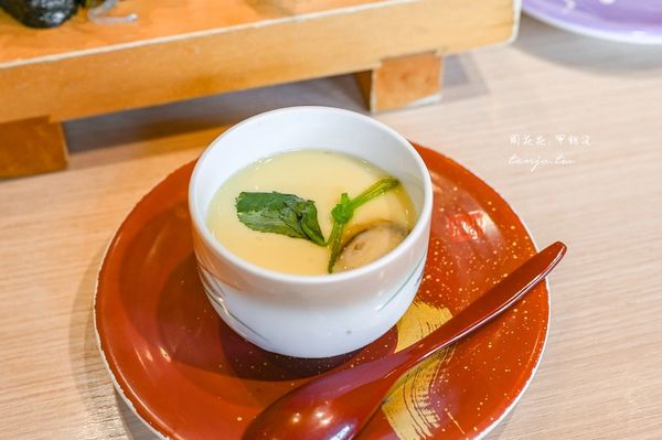 ▲▼靜岡沼津迴轉壽司，沼津壽司之助，料多到滿出來四天王壽司，平價好吃CP值高。（圖／周花花提供）