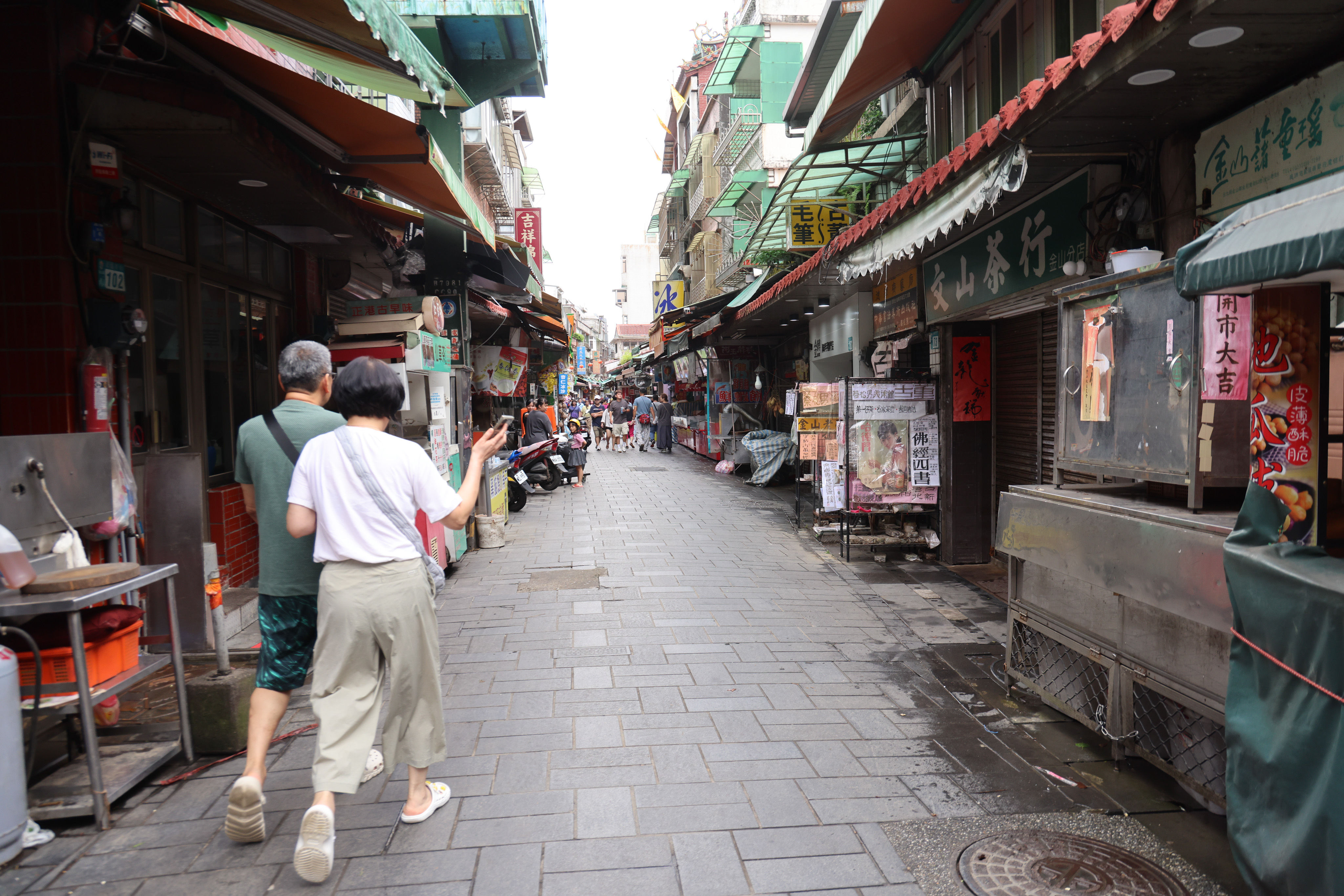 ▲金山老街迅速恢復市容 新北總動員加速災後復原工作。（圖／新北市政府提供）