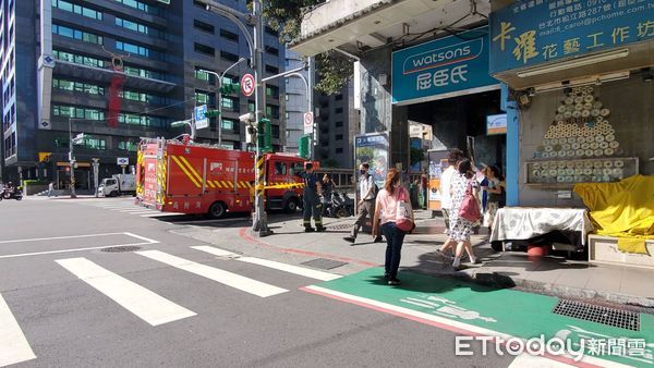 ▲▼北市松江路大樓磁磚剝落，砸中腳踏車男童。（圖／記者黃彥傑攝）