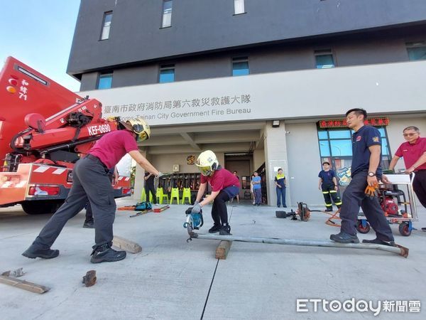 ▲為了讓新進義消能快速掌握技能並適時的投入搶救團隊，台南市消防局第六大隊辦理為期3天的義消基礎訓練。（圖／記者林東良翻攝，下同）