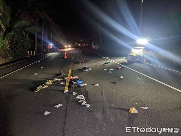 ▲台東離奇死亡車禍，行人遭輾成屍塊，現場留滿地女性內衣褲。（圖／記者楊漢聲翻攝，下同）