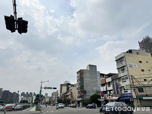 ▲▼ 台中,東區房市,透套,彰化人,秀泰,台中站前,秀泰,巷弄,            。（圖／記者陳筱惠攝）