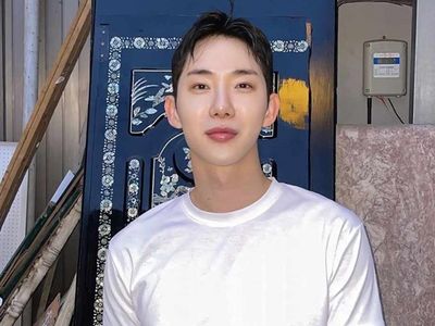 2AM趙權消失螢光幕鼻酸真相！「母截肢、父罹癌」　他苦撐錄影暈倒