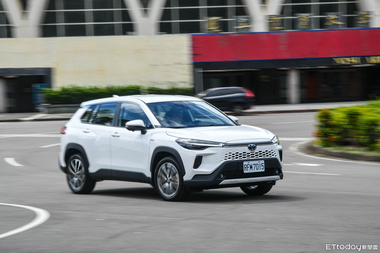 ▲誠意滿滿改款新Corolla Cross，配備補上關鍵戰力，價格又調降！（圖／記者徐煜展攝）