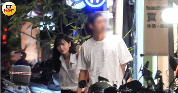 植男新歡1／掰了連晨翔　吳子霏帶新男友跟導演騎車三貼遊大街