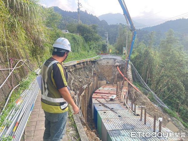 ▲鹿谷鄉溪頭往來杉林溪的聯外道路投51線0K+100處道路災害緊急搶修工程完工。（圖／南投縣政府提供）