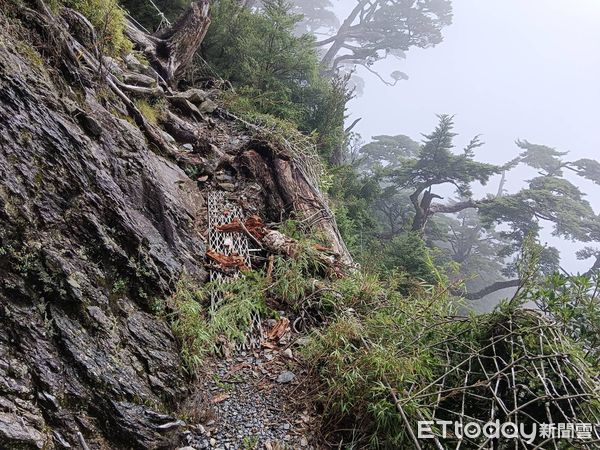 ▲北大武山步道部分路基坍方情形         。（圖／林務署屏東分署）