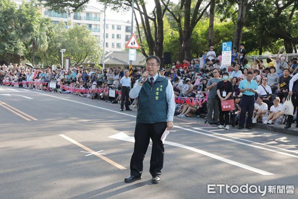 ▲台南水交社文化園區年度盛事—晴空藝術節，最受矚目的「晴空大遊行」於10日活動首日熱鬧登場。（圖／記者林東良翻攝，下同）