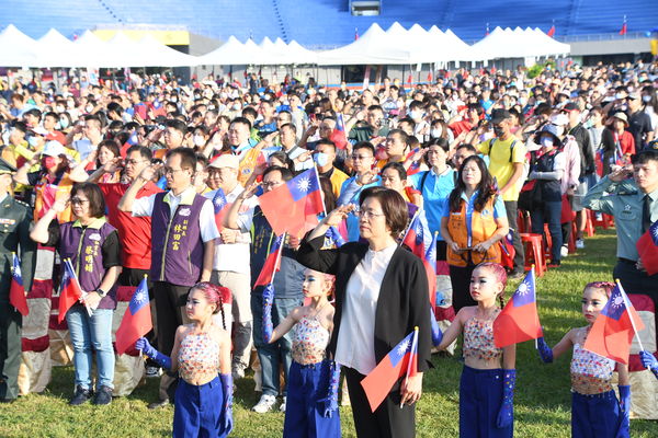 ▲彰化縣政府慶祝中華民國113年生日舉辦國慶升旗健行活動。（圖／彰化縣政府提供）