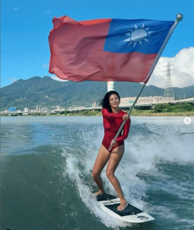 ▲陳美彤PO影片歡慶中國民國國慶日。（圖／翻攝自陳美彤Instagram）