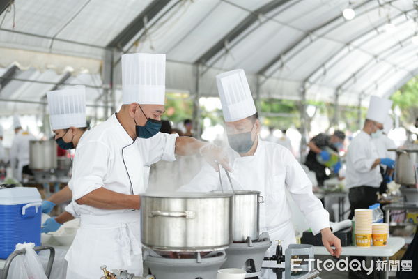 ▲台北國際牛肉麵節的「最牛廚人」爭霸賽。（圖／台北市商業處）