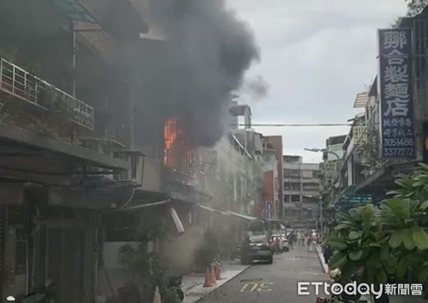 ▲▼    萬華公寓2樓火警        。（圖／記者黃彥傑攝）