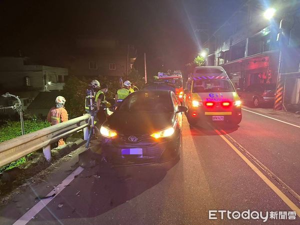 ▲▼盧姓機車騎士自摔後撞上對向小客車，人拋飛跌落送醫不治             。（圖／記者陳以昇翻攝）