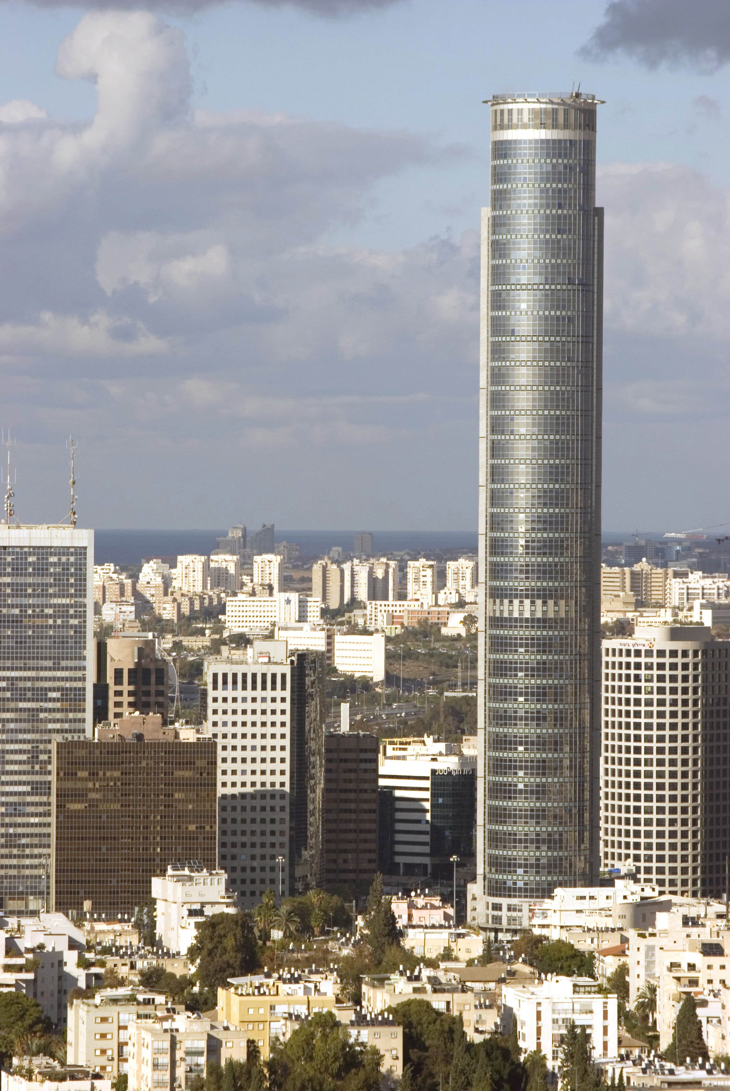 ▲▼以色列第二高樓、70層樓的摩西阿維夫塔（Moshe Aviv Tower）。（圖／達志影像／newscom）