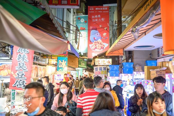 ▲▼TOP10間廟東夜市必吃美食。（圖／部落客滿分提供）
