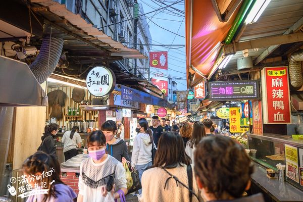 ▲▼TOP10間廟東夜市必吃美食。（圖／部落客滿分提供）