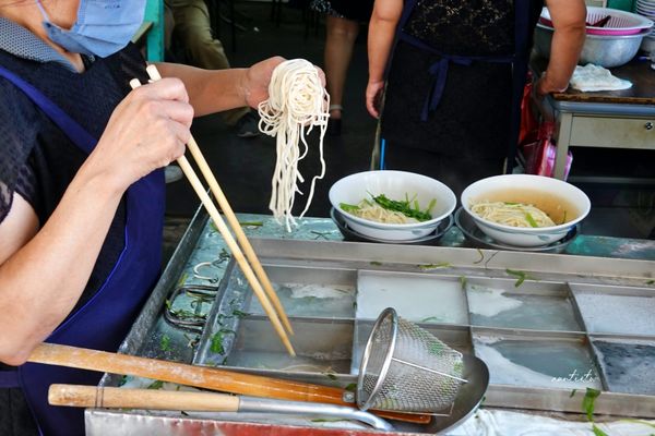 ▲▼苗栗35年歷史的道地河南味牛肉麵。（圖／部落客水晶安蹄提供）