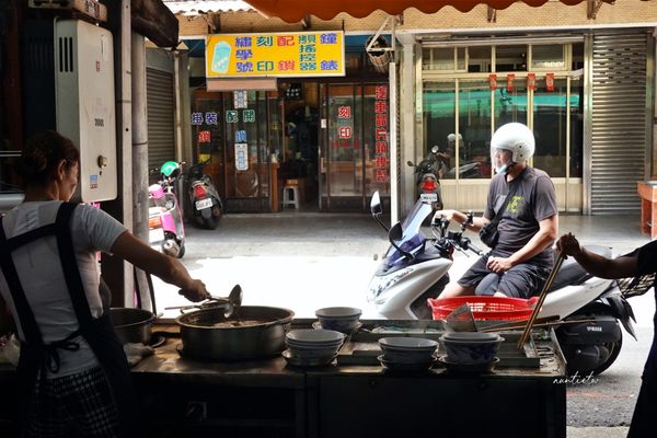 ▲▼苗栗35年歷史的道地河南味牛肉麵。（圖／部落客水晶安蹄提供）