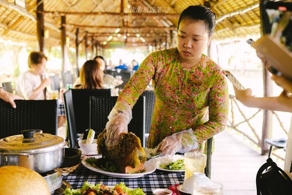 ▲▼湄公河美食餐廳 khu du lich con phung ben tre – Con Phung，體驗釣鱷魚還有品味傳說站立的魚。（黑皮提供）