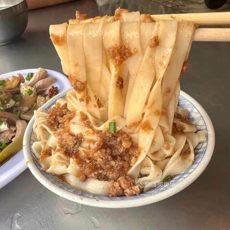 ▲▼台南市盧家麵食，藏身在巷弄裡人氣銅板美食，超狂佛心價水餃一顆2.5元。（圖／高雄美食地圖提供）