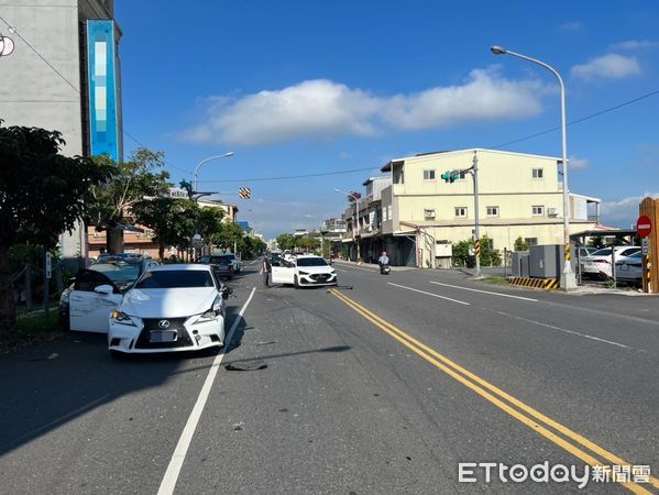 ▲▼連撞對向2車，肇事的黑色休旅車（上圖右）及遭黑車撞的二部白色車。（圖／記者游芳男翻攝，下同）