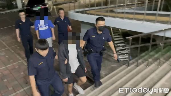 ▲▼黑衣飆仔深夜聚集高雄「封街競速」畫面曝　警逮3人查扣小粉紅戰車。（圖／記者賴文萱翻攝）