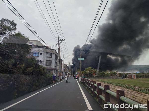 ▲▼高雄林園工廠火警。（圖／記者賴文萱翻攝）