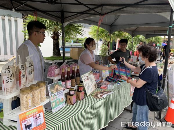 ▲勞動部雲嘉南分署將於本週六10月19日推出「新營服務區好物市集」，邀請途經新營服務區（北上）的民眾，前來享用雲嘉南在地特產。（圖／記者林東良翻攝，下同）