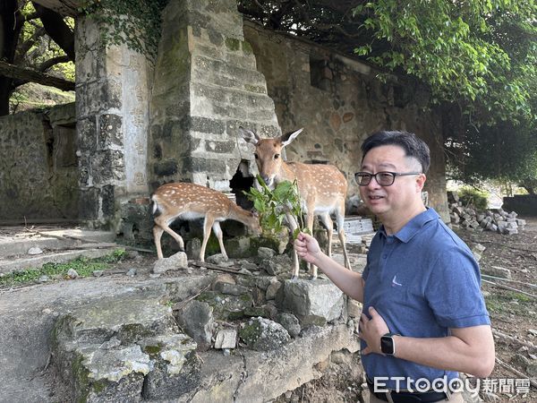 ▲▼羅文嘉提議送梅花鹿給對岸！取名「和和平平」象徵「和平之鹿」。（圖／記者蔡紹堅攝）