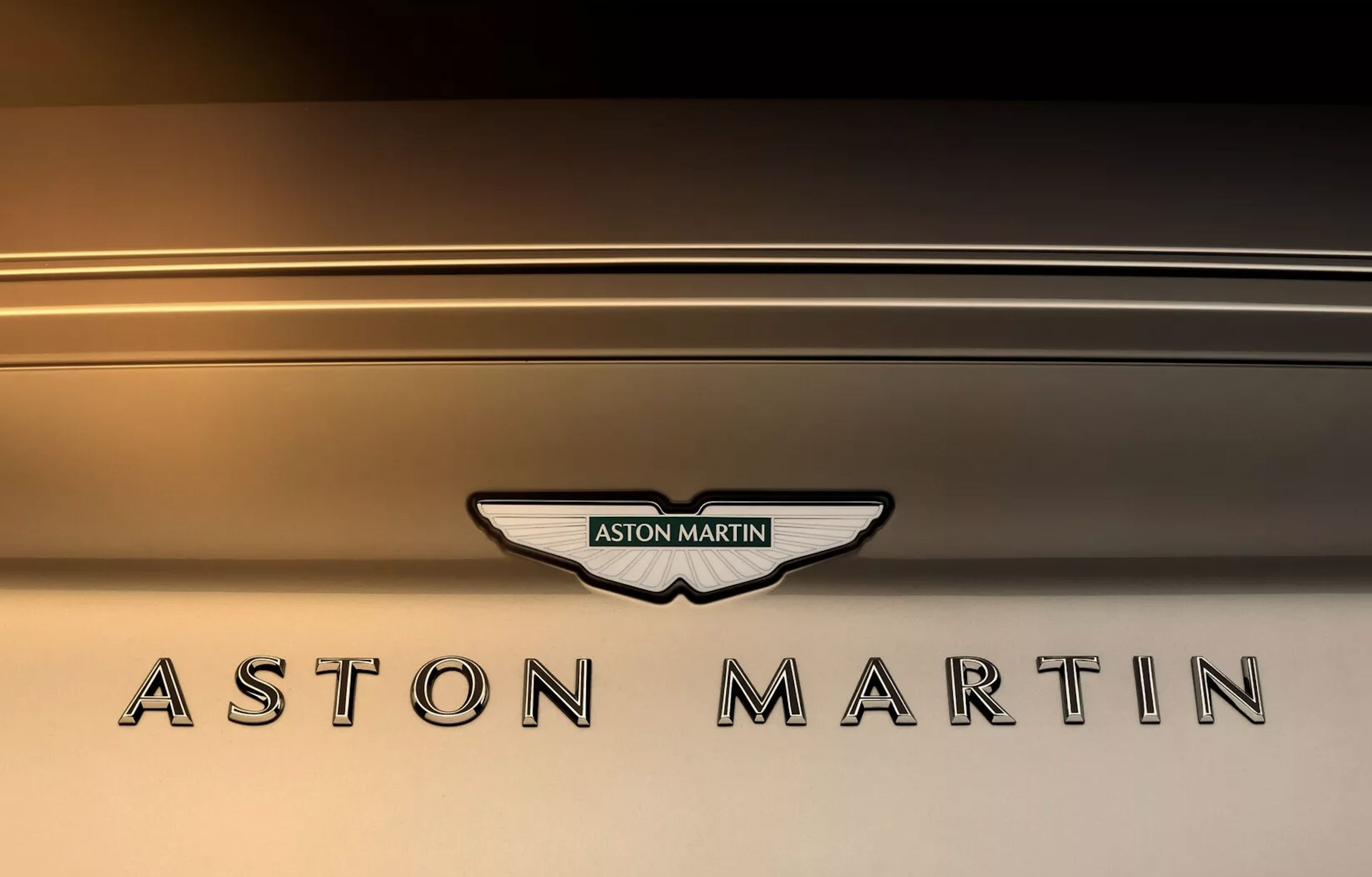 ▲Aston Martin DB12 Goldfinger特仕版。（圖／翻攝自Aston Martin）