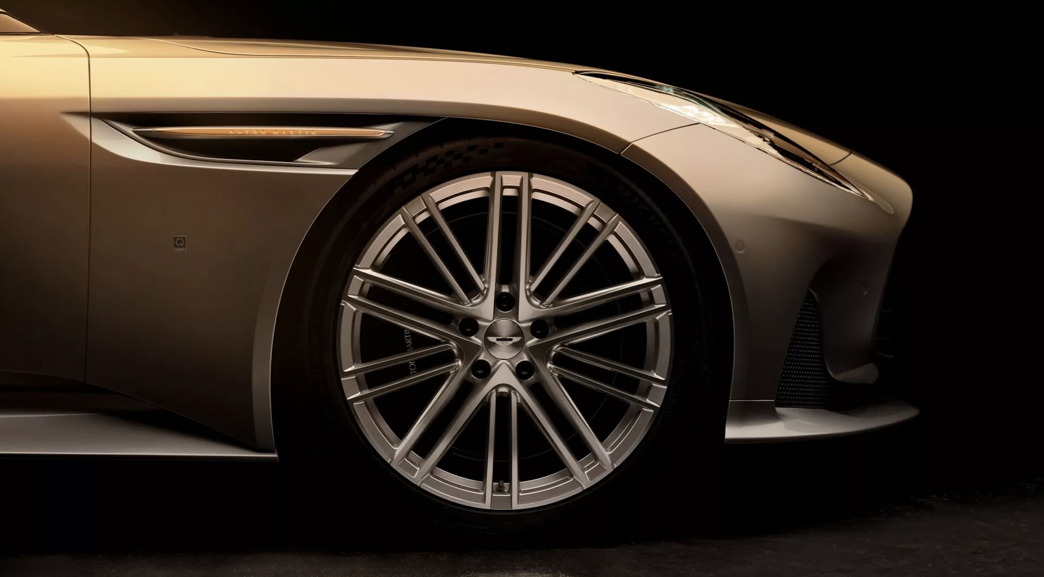 ▲Aston Martin DB12 Goldfinger特仕版。（圖／翻攝自Aston Martin）