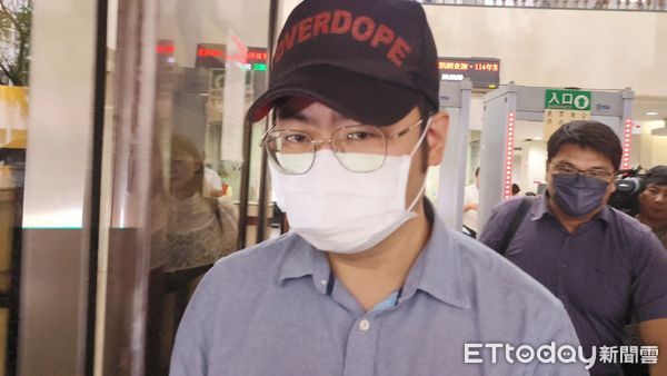 ▲▼國民黨新北市議會議長蔣根煌之子蔣欣璋，2023年競選立委涉找網軍影射民進黨對手吳秉叡涉及性侵，被控涉犯《公職人員選舉罷免法》，10月16日北院首度開庭不認罪。（圖／記者黃哲民攝）