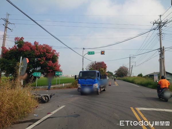 ▲女騎士從產業道路騎出縣道，疑未於路口停止確認來車後直接穿越，遭貨車撞上後送醫不治身亡。（圖／記者蔡佩旻翻攝）