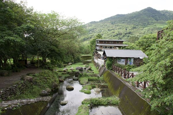 ▲雄獅旅遊宣布與花蓮縣政府、台灣樂活永續協會、台灣鐵路公司合作，推出「鳴日號」、「兩鐵列車」振興花蓮觀光。（圖／雄獅旅遊、花蓮縣政府原住民行政處提供）