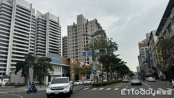 ▲▼  高雄,捷運,黃線,紅線 ,施工           。（圖／記者張雅雲攝）