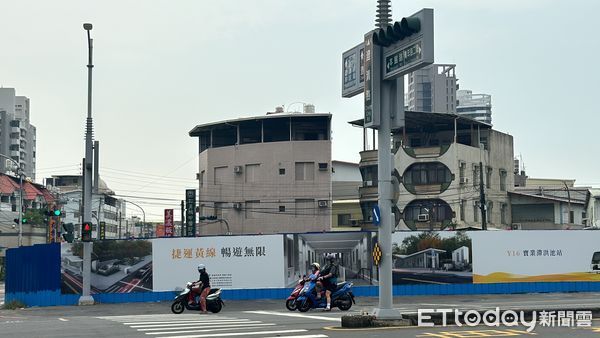 ▲▼  高雄,捷運,黃線,紅線 ,施工           。（圖／記者張雅雲攝）