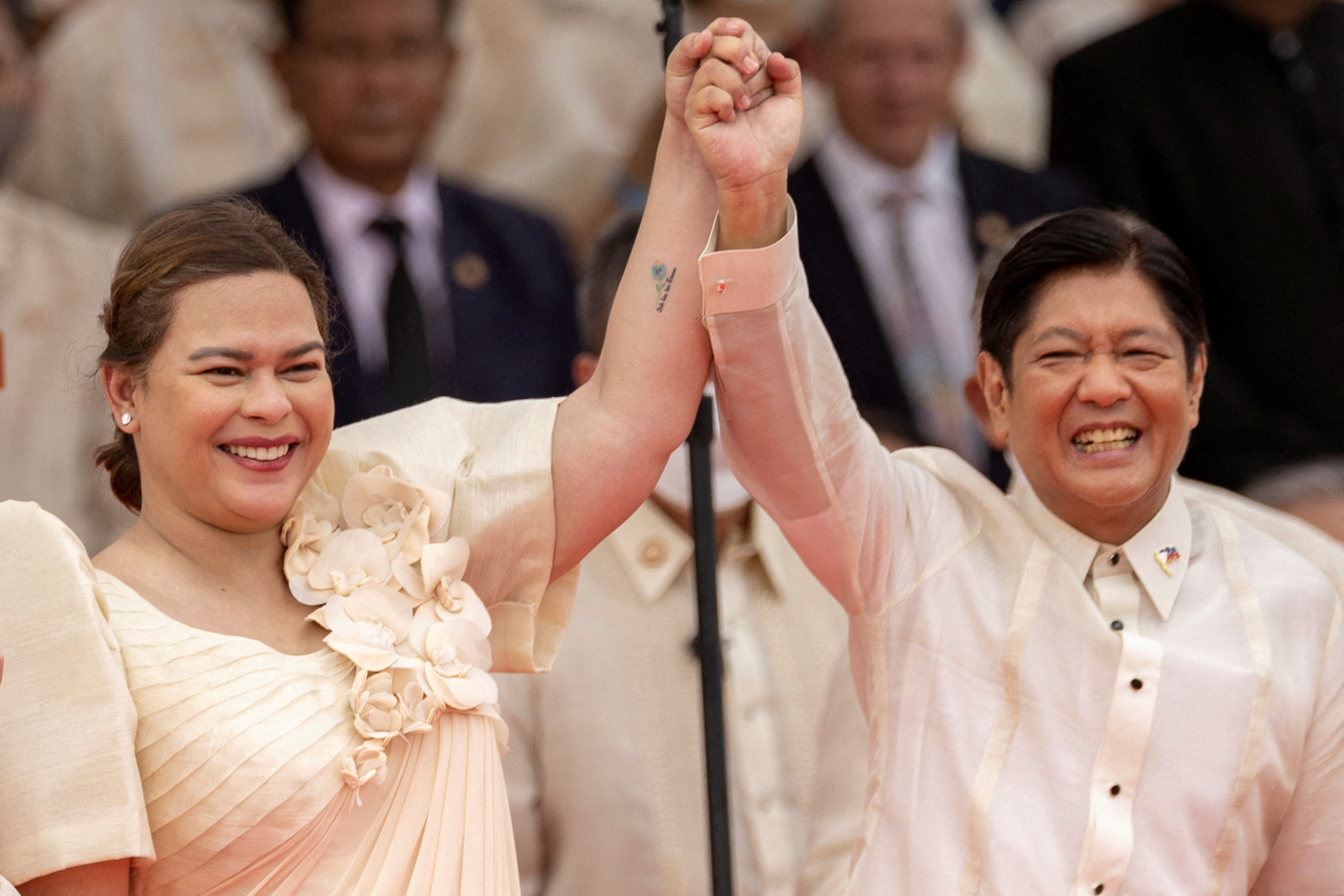 ▲▼2022年6月，菲律賓總統小馬可仕（Ferdinand Marcos Jr）、副總統薩拉．杜特蒂（Sara Duterte）宣誓就職。（圖／路透）