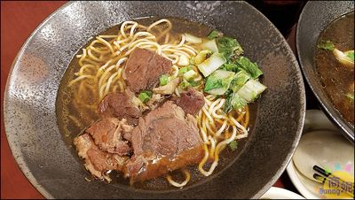 逢甲50年老牛肉麵店！還能免費加湯