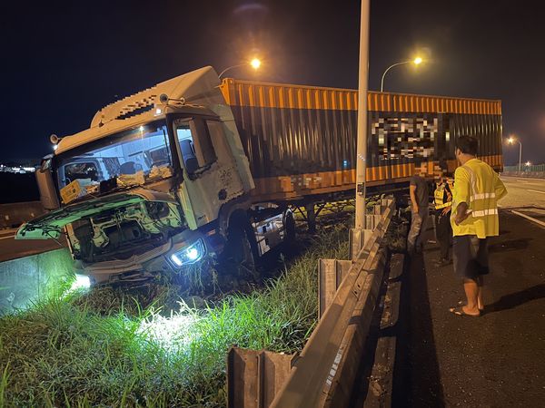 ▲▼國道大型車事故今年10個月內發生54起。（圖／高公局提供）