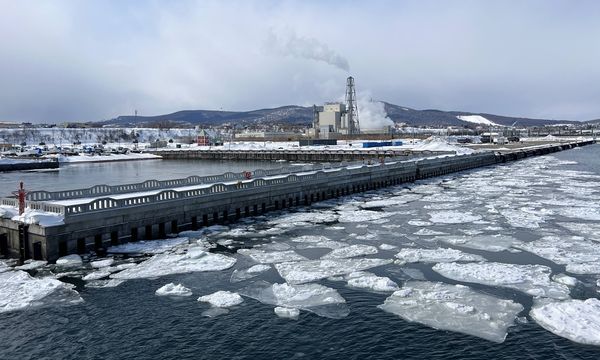 ▲▼鄂霍次克海破冰航行初體驗，三月上旬的北海道紋別流冰所剩無幾，卻是顯極地風光可貴與可遇不可求             。（圖／CJ夫人提供）