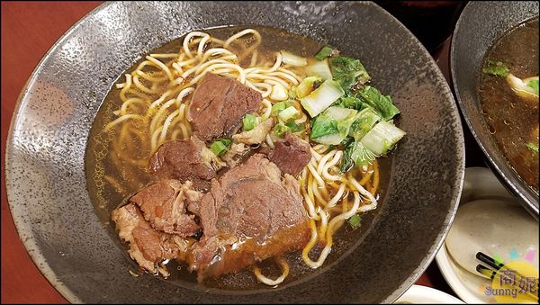 ▲▼逢甲超過千則好評的50年牛肉麵老店。（圖／部落客商妮提供）