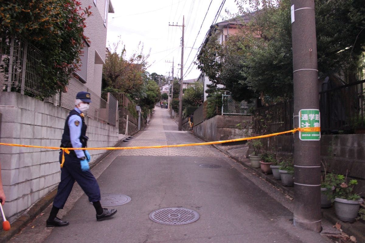 ▲▼日本神奈川縣橫濱市青葉區發生強盜案，75歲老翁慘遭殺害，身上多處骨折，且還有抵禦攻擊時的傷口。（圖／翻攝自時事通信）