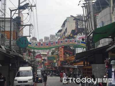 買車輪餅淪免費排隊工！鄉民轟「被玩壞」　逢甲夜市管委會回應了